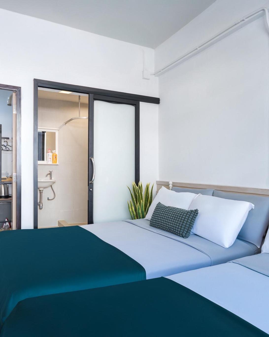 Platinum Deluxe Shopping Apartments Bangkok Exterior photo