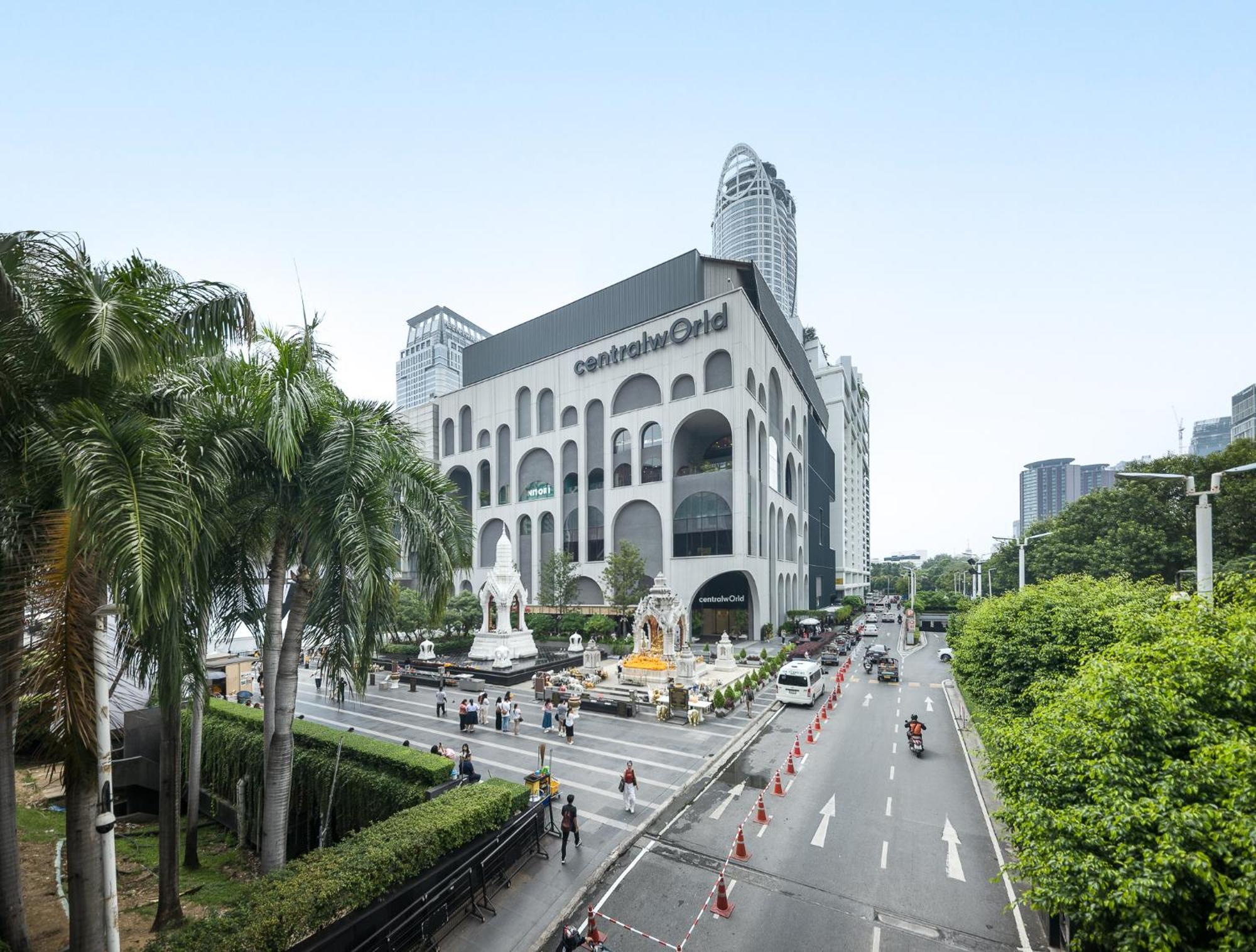 Platinum Deluxe Shopping Apartments Bangkok Exterior photo